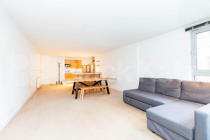 Exceptional spacious 2 bed 2 bath within a private luxury development  Buckler Court, Eden Grove, Holloway